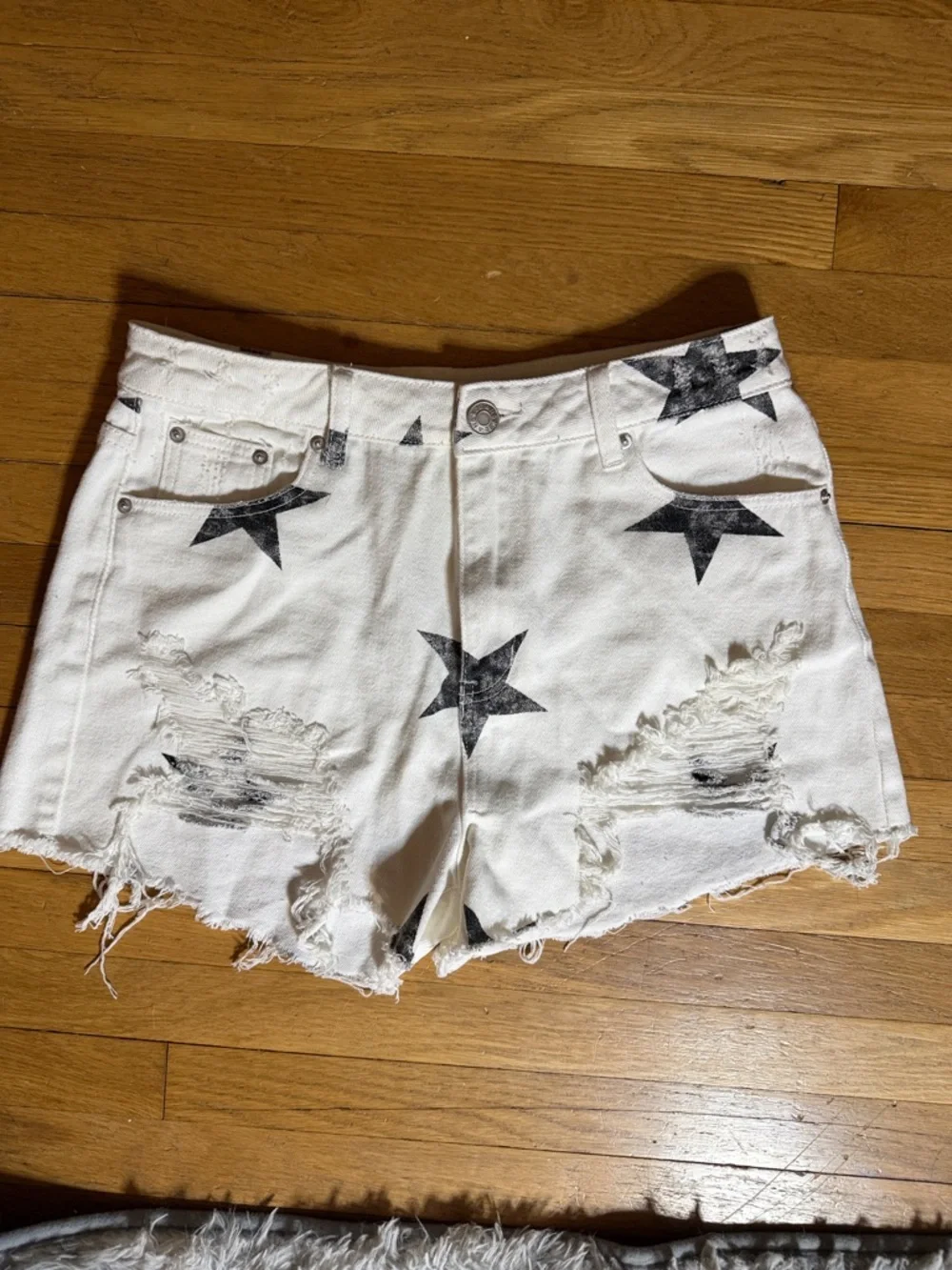 White Distressed Denim Shorts with Black Star Print Size L - Picture 1 of 5